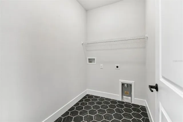 a view of a back yard