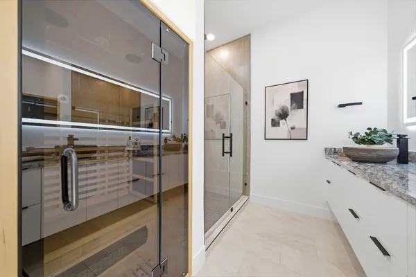 $999,000 | 809 Memorial Heights Drive, Houston, TX 77007