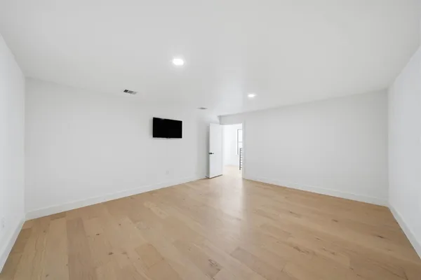$999,000 | 809 Memorial Heights Drive, Houston, TX 77007