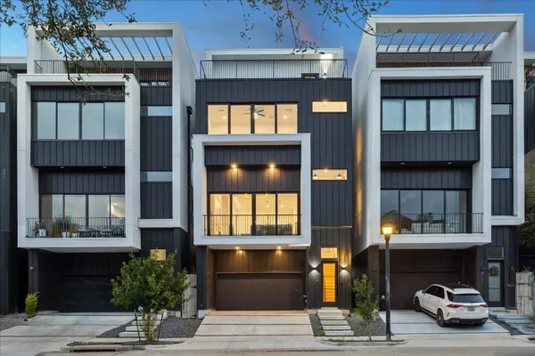 $999,000 | 809 Memorial Heights Drive, Houston, TX 77007