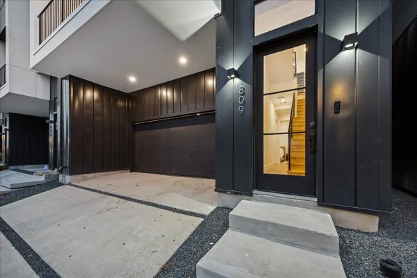 $999,000 | 809 Memorial Heights Drive, Houston, TX 77007