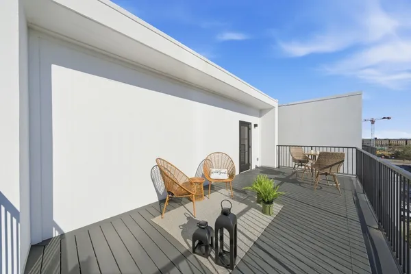 $999,000 | 809 Memorial Heights Drive, Houston, TX 77007