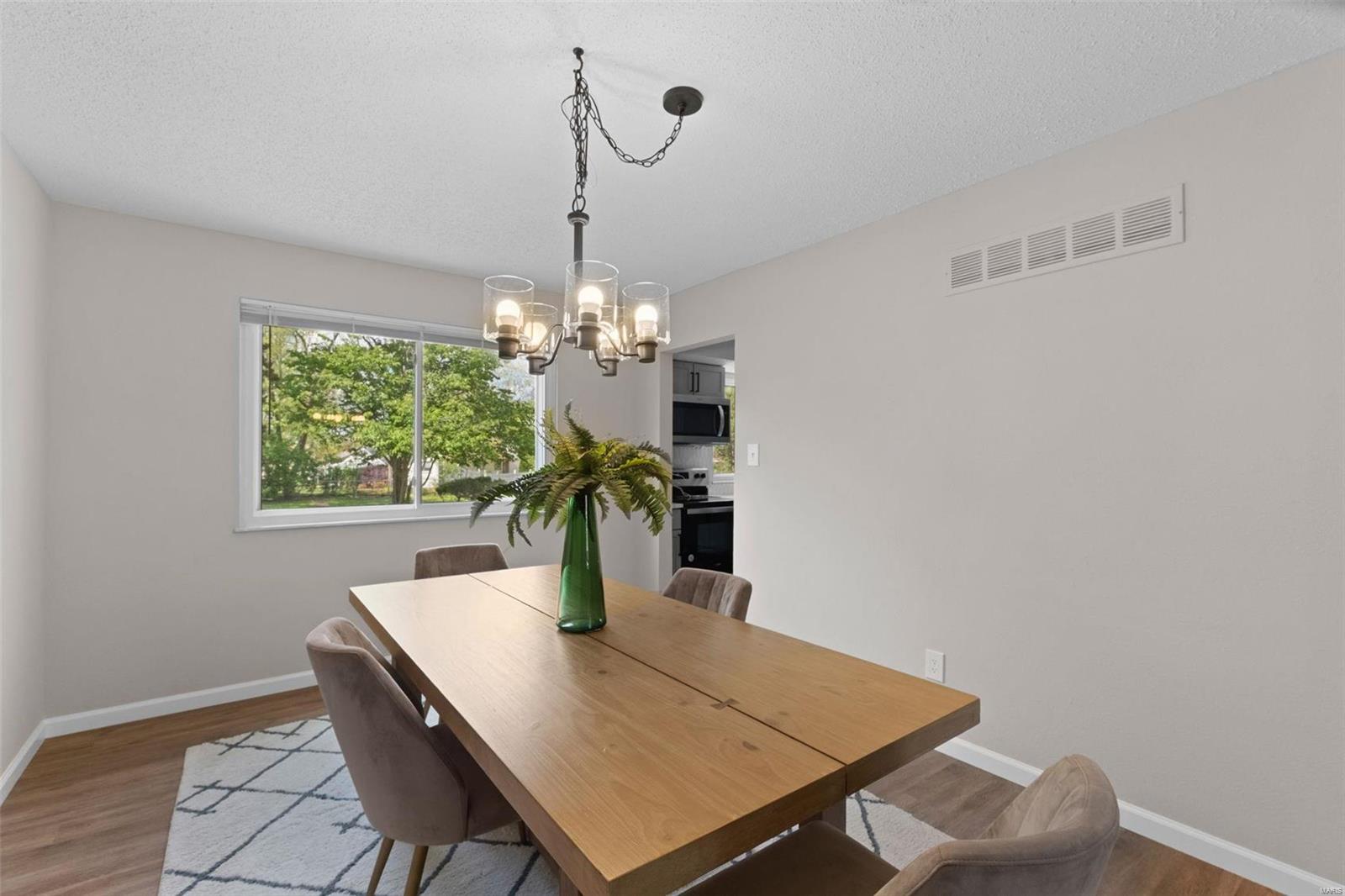 10951 Pem Road St. Louis, MO 63146 - Photo 12 of 38 Gallery Image 12