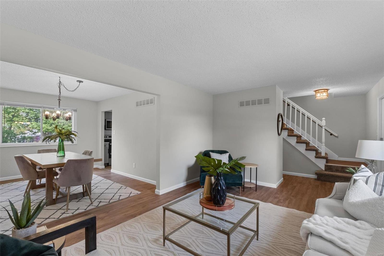 10951 Pem Road St. Louis, MO 63146 - Photo 5 of 38 Gallery Image 5
