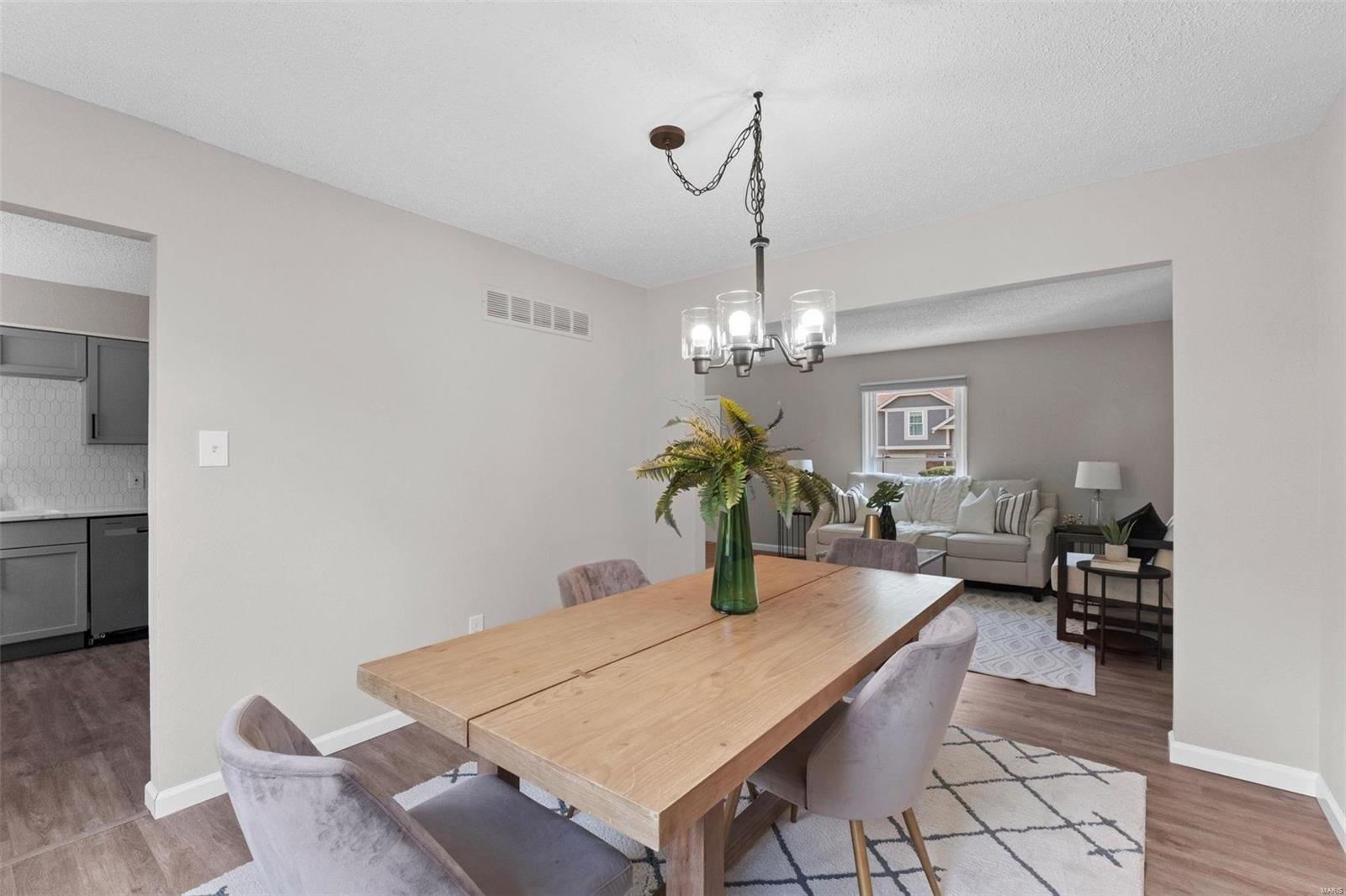 10951 Pem Road St. Louis, MO 63146 - Photo 10 of 38 Gallery Image 10