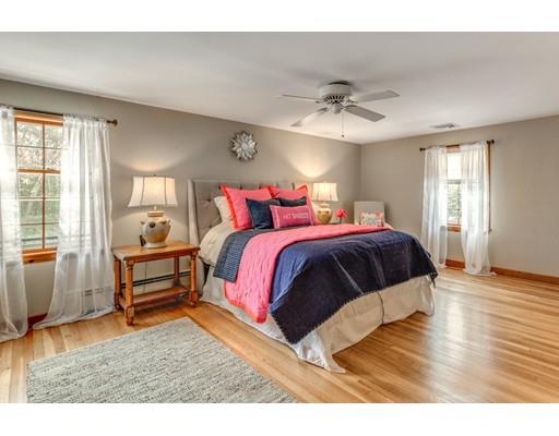 27 East Huckleberry Road Lynnfield, MA 01940 - Photo 18 of 28 Gallery Image 18