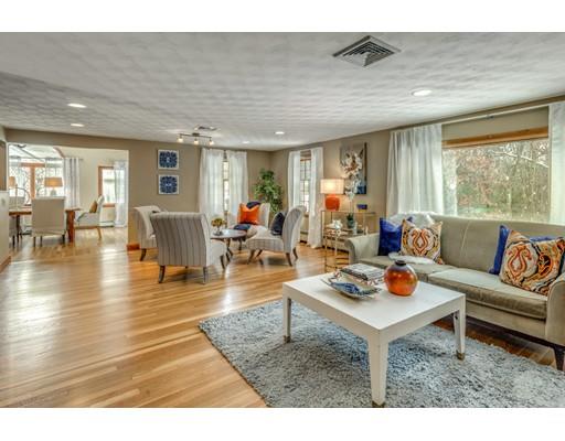 27 East Huckleberry Road Lynnfield, MA 01940 - Photo 8 of 28 Gallery Image 8