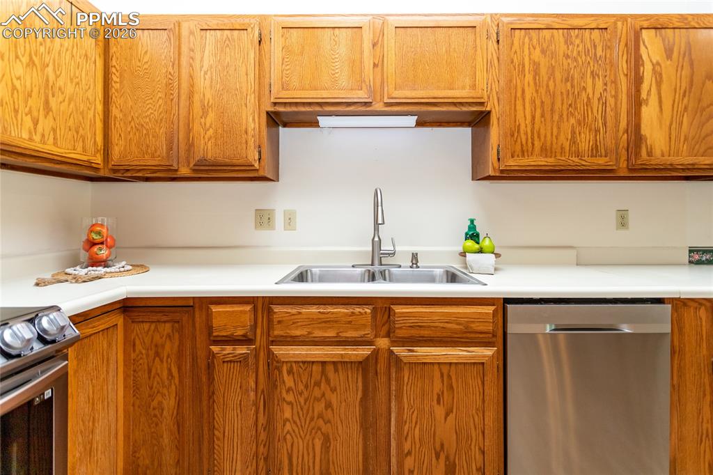 2053 Windham Way Colorado Springs, CO 80906 - Photo 14 of 49