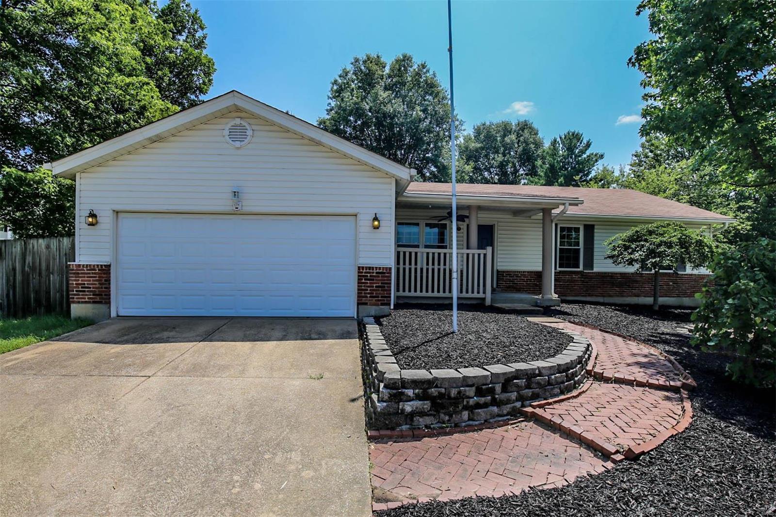 5136 Milburn Road St. Louis, MO 63129 - Photo 2 of 32 Gallery Image 2