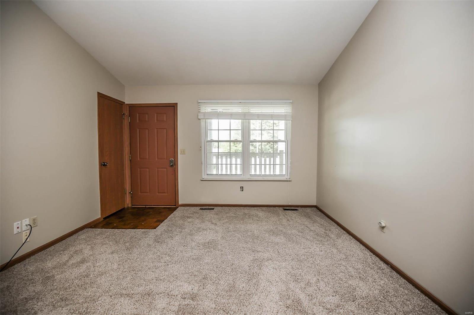 5136 Milburn Road St. Louis, MO 63129 - Photo 12 of 32 Gallery Image 12