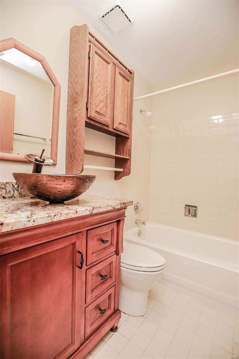 5136 Milburn Road St. Louis, MO 63129 - Photo 24 of 32 Gallery Image 24