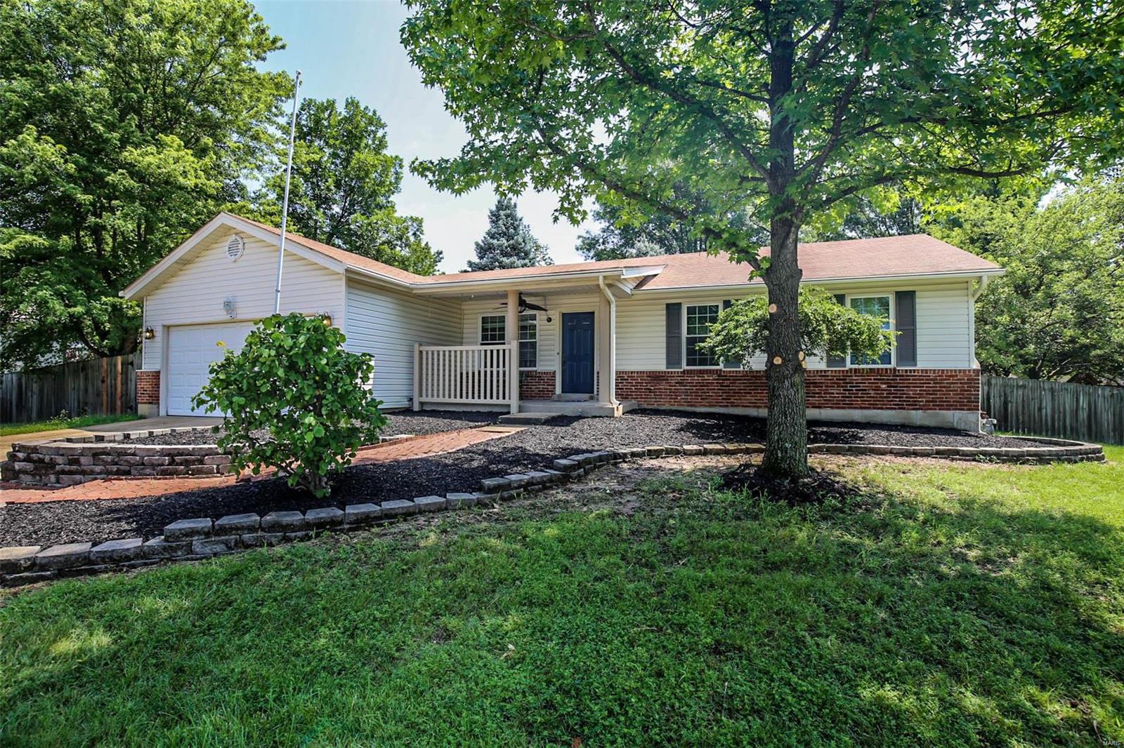 5136 Milburn Road St. Louis, MO 63129 - Photo 4 of 32 Gallery Image 4
