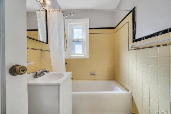 $599,000 | 2478 Loft Avenue, Baldwin, NY 11510