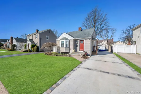 $599,000 | 2478 Loft Avenue, Baldwin, NY 11510