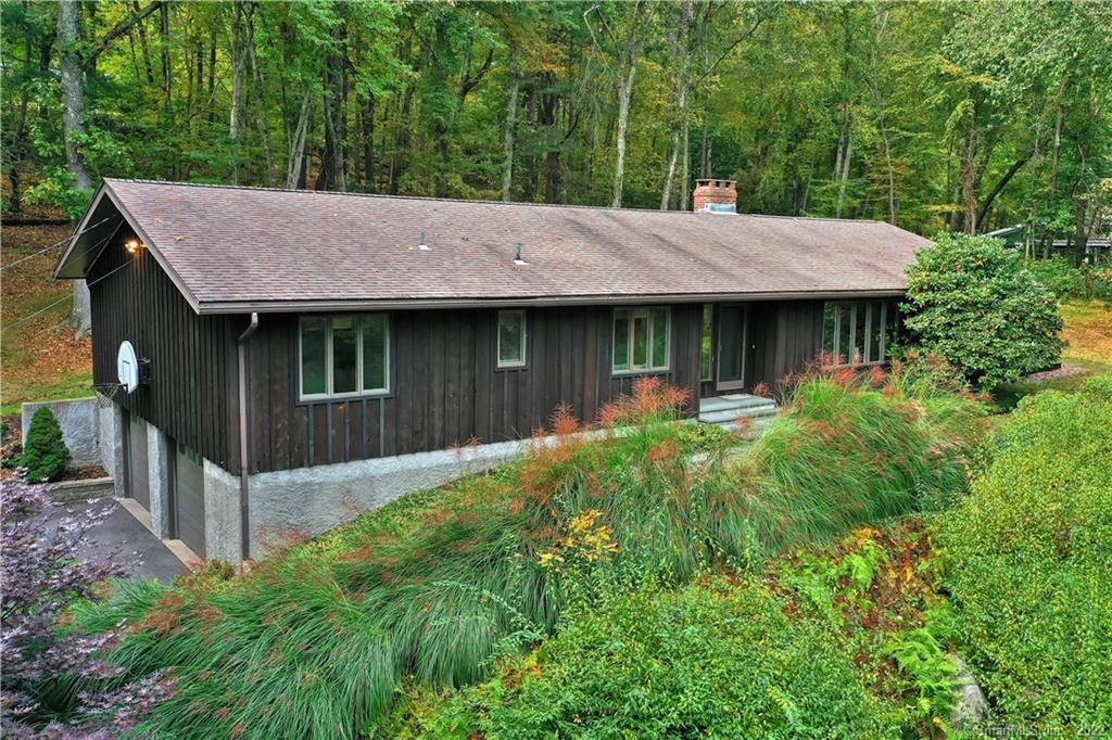 8 Pine Ridge Road Woodbridge, CT 06525 - Photo 1 of 1 Gallery Image 1