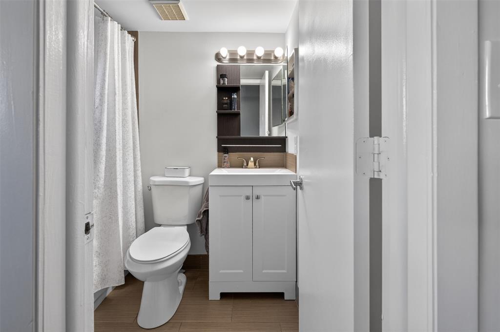 245 Riviera Circle, Unit 245 Weston, FL 33326 - Photo 25 of 40