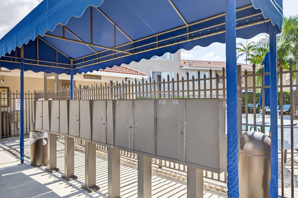 245 Riviera Circle, Unit 245 Weston, FL 33326 - Photo 33 of 40