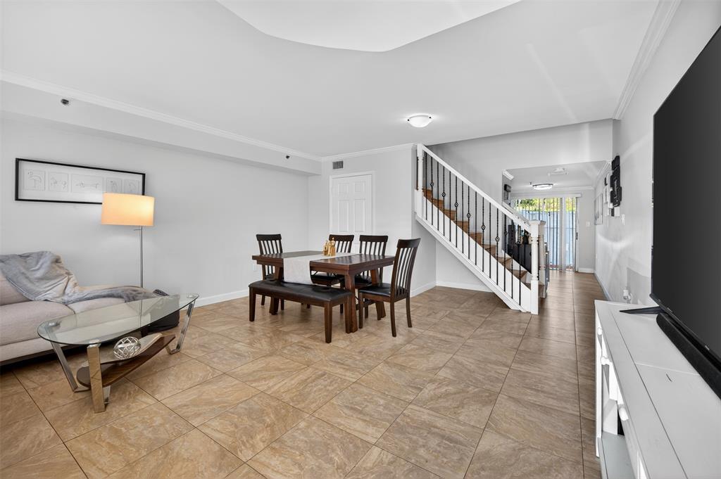 245 Riviera Circle, Unit 245 Weston, FL 33326 - Photo 5 of 40