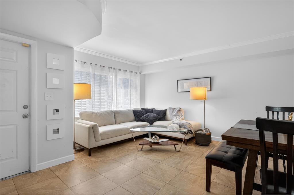 245 Riviera Circle, Unit 245 Weston, FL 33326 - Photo 7 of 40