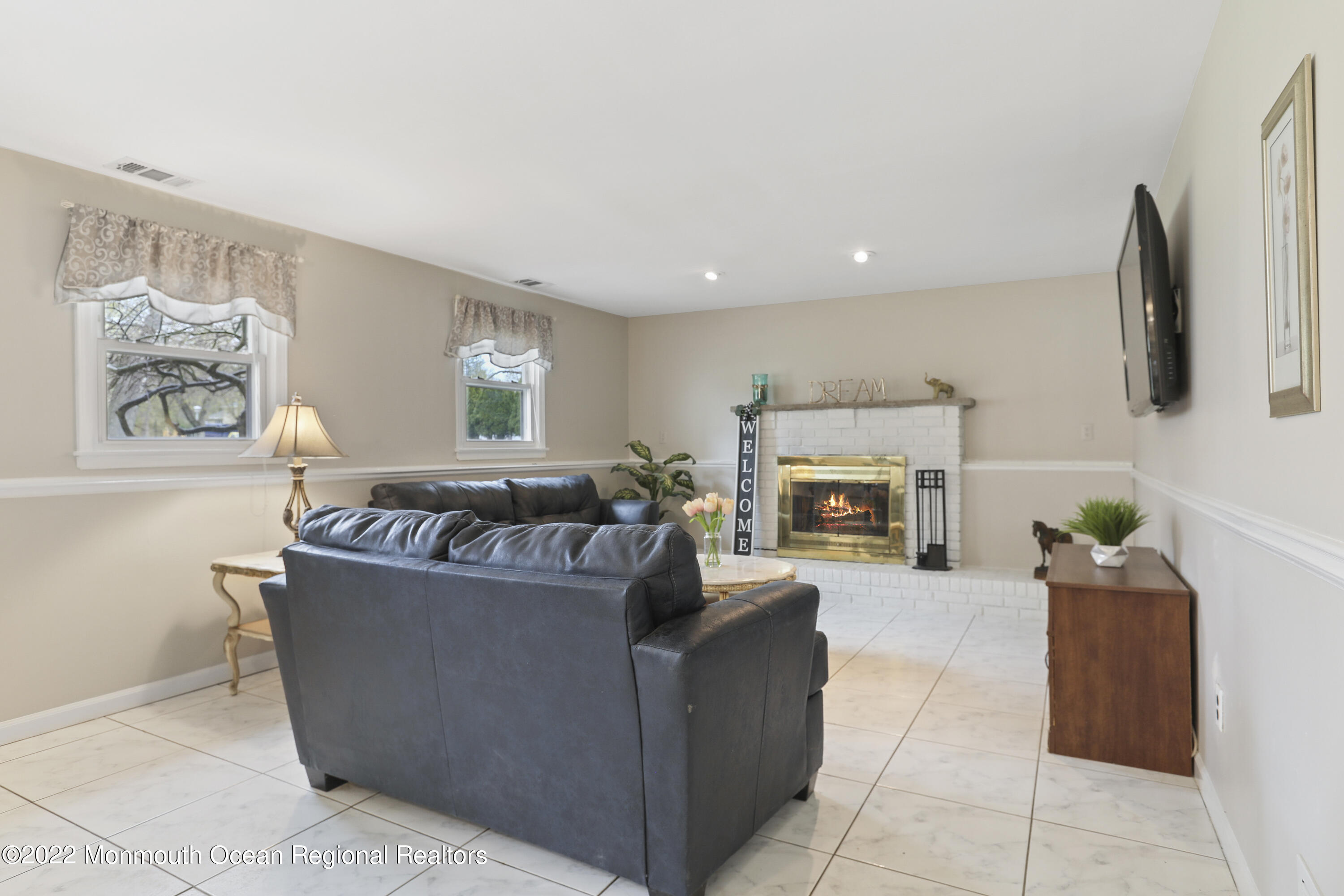 163 Glenbrook Road Freehold, NJ 07728 - Photo 28 of 49 1T3A9938