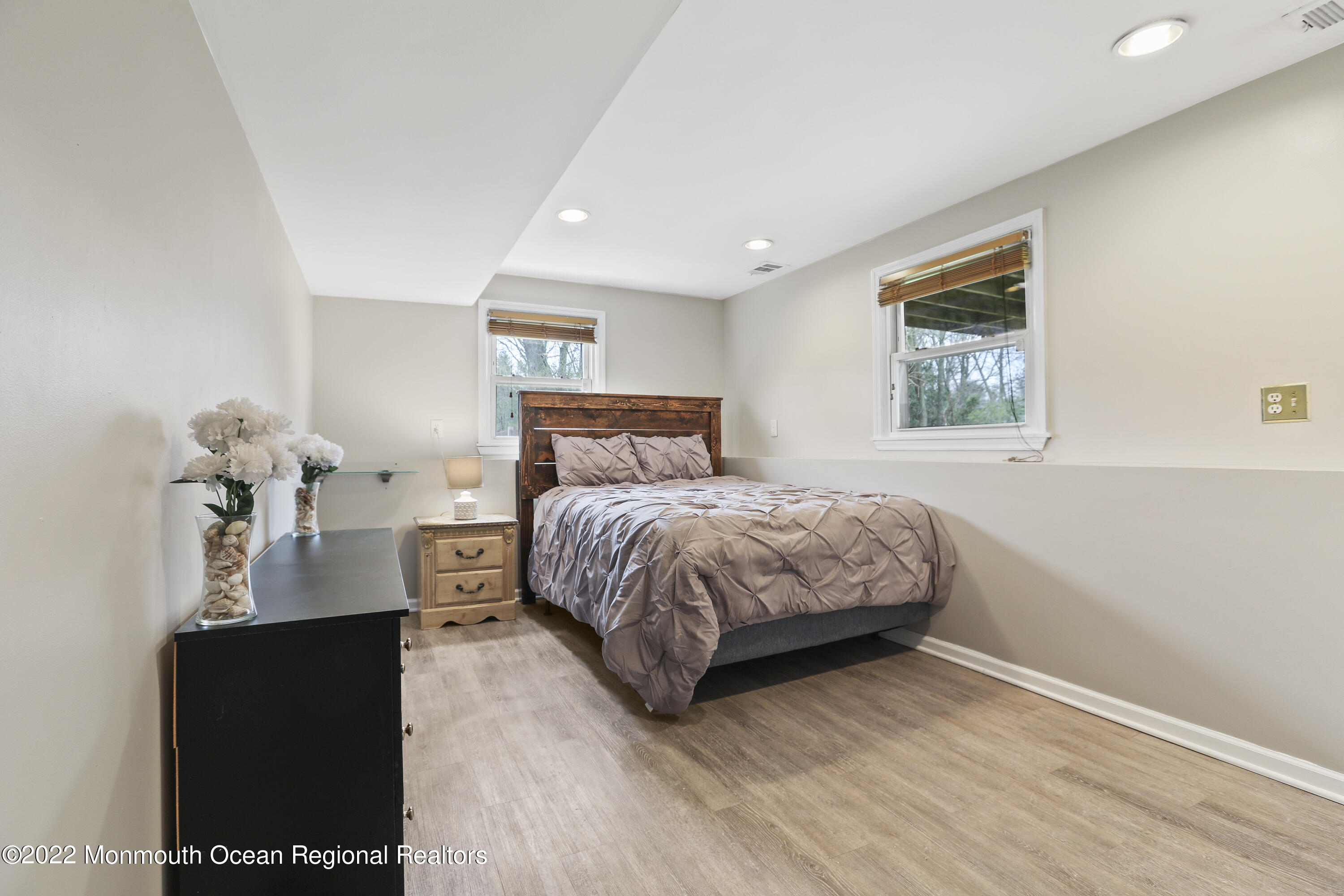 163 Glenbrook Road Freehold, NJ 07728 - Photo 31 of 49 1T3A9958