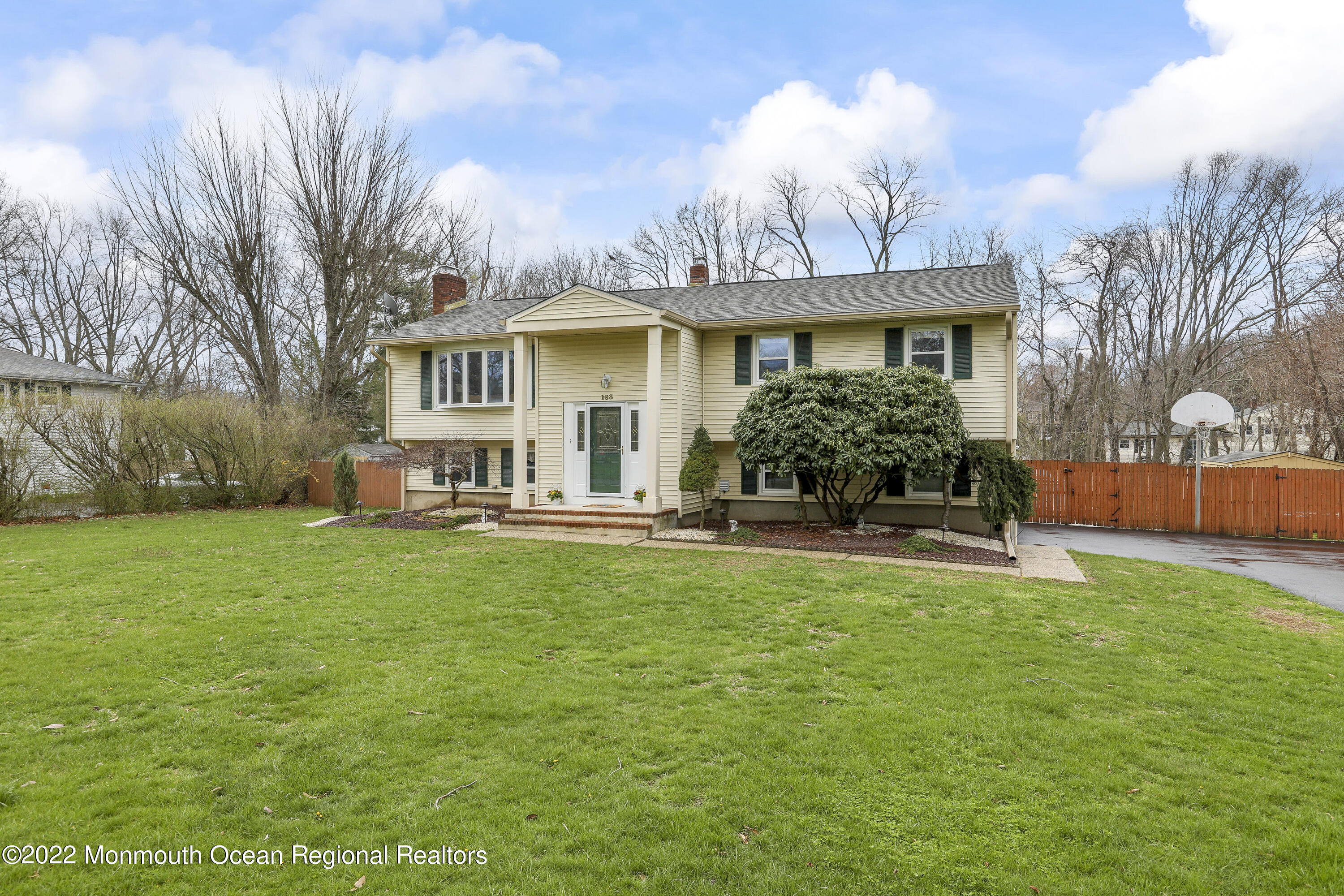 163 Glenbrook Road Freehold, NJ 07728 - Photo 4 of 49 1T3A9985