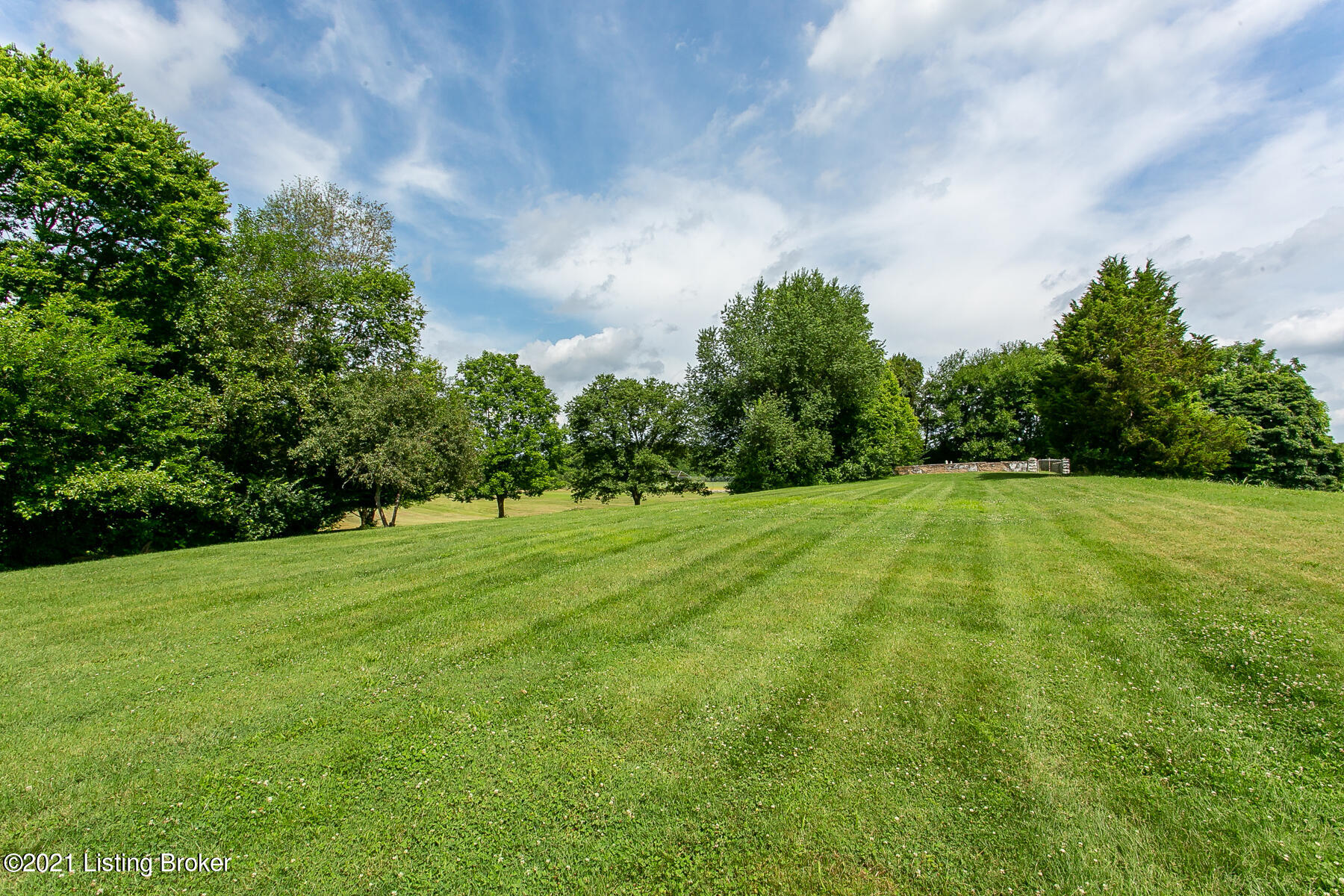 4705 Valley Station Road Louisville, KY 40272 - Photo 30 of 38 4705 Valley Station Rd-32