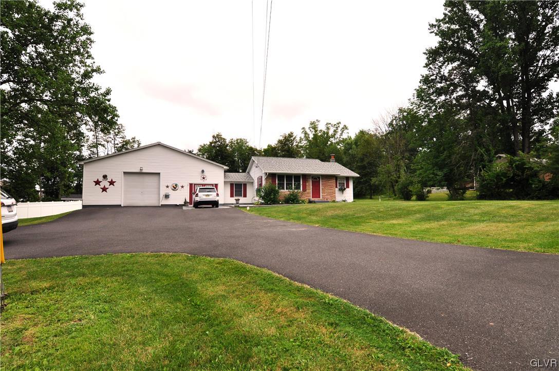 119 West Moorestown Road Wind Gap, PA 18091 - Photo 18 of 25 Large driveway