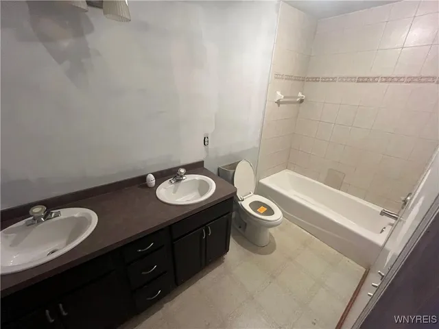 $353,600 | 77 William Price Parkway, Buffalo, NY 14214