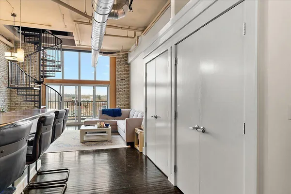 $295,000 | 600 Broadway Avenue Northwest, Unit 421, Grand Rapids, MI 49504