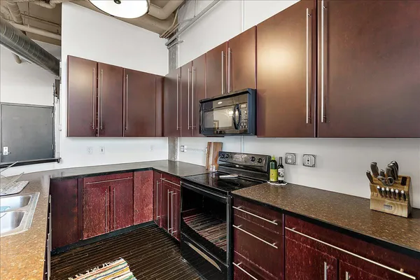 $295,000 | 600 Broadway Avenue Northwest, Unit 421, Grand Rapids, MI 49504