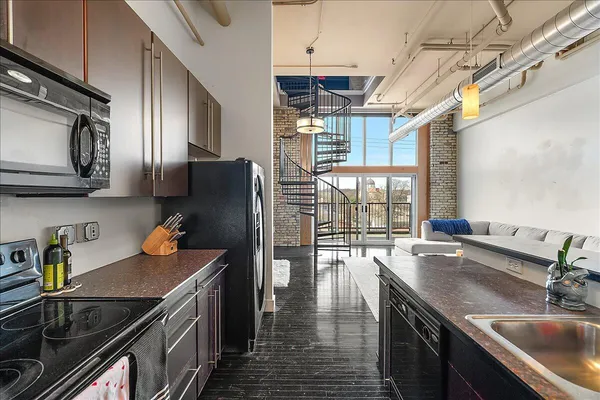 $295,000 | 600 Broadway Avenue Northwest, Unit 421, Grand Rapids, MI 49504