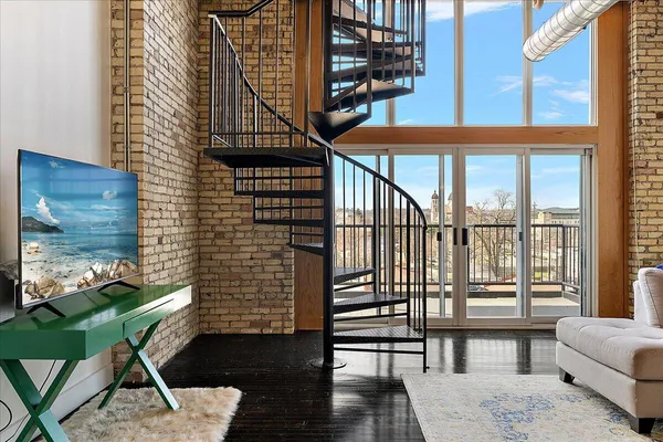 $295,000 | 600 Broadway Avenue Northwest, Unit 421, Grand Rapids, MI 49504