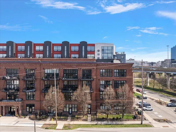 $295,000 | 600 Broadway Avenue Northwest, Unit 421, Grand Rapids, MI 49504