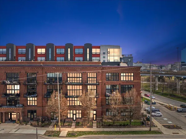 $295,000 | 600 Broadway Avenue Northwest, Unit 421, Grand Rapids, MI 49504