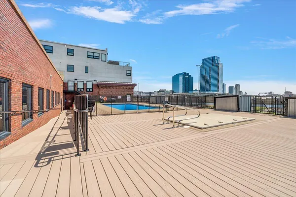 $295,000 | 600 Broadway Avenue Northwest, Unit 421, Grand Rapids, MI 49504