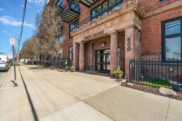 $295,000 | 600 Broadway Avenue Northwest, Unit 421, Grand Rapids, MI 49504