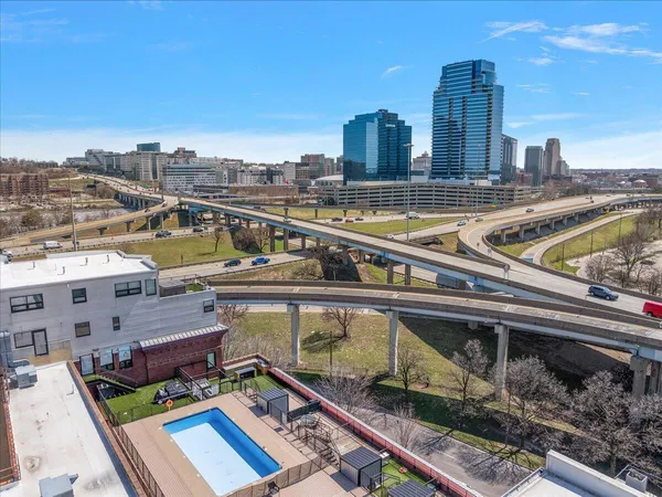 $295,000 | 600 Broadway Avenue Northwest, Unit 421, Grand Rapids, MI 49504