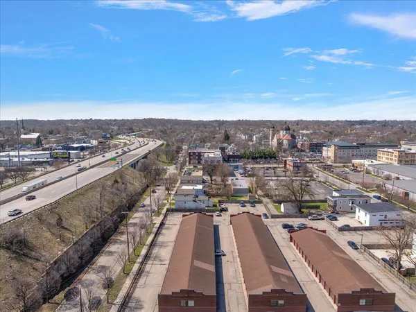 $295,000 | 600 Broadway Avenue Northwest, Unit 421, Grand Rapids, MI 49504