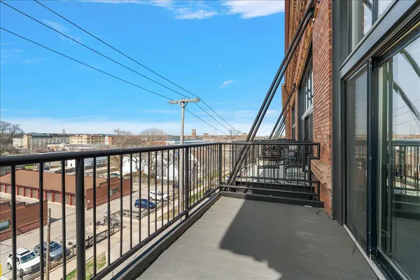 $295,000 | 600 Broadway Avenue Northwest, Unit 421, Grand Rapids, MI 49504