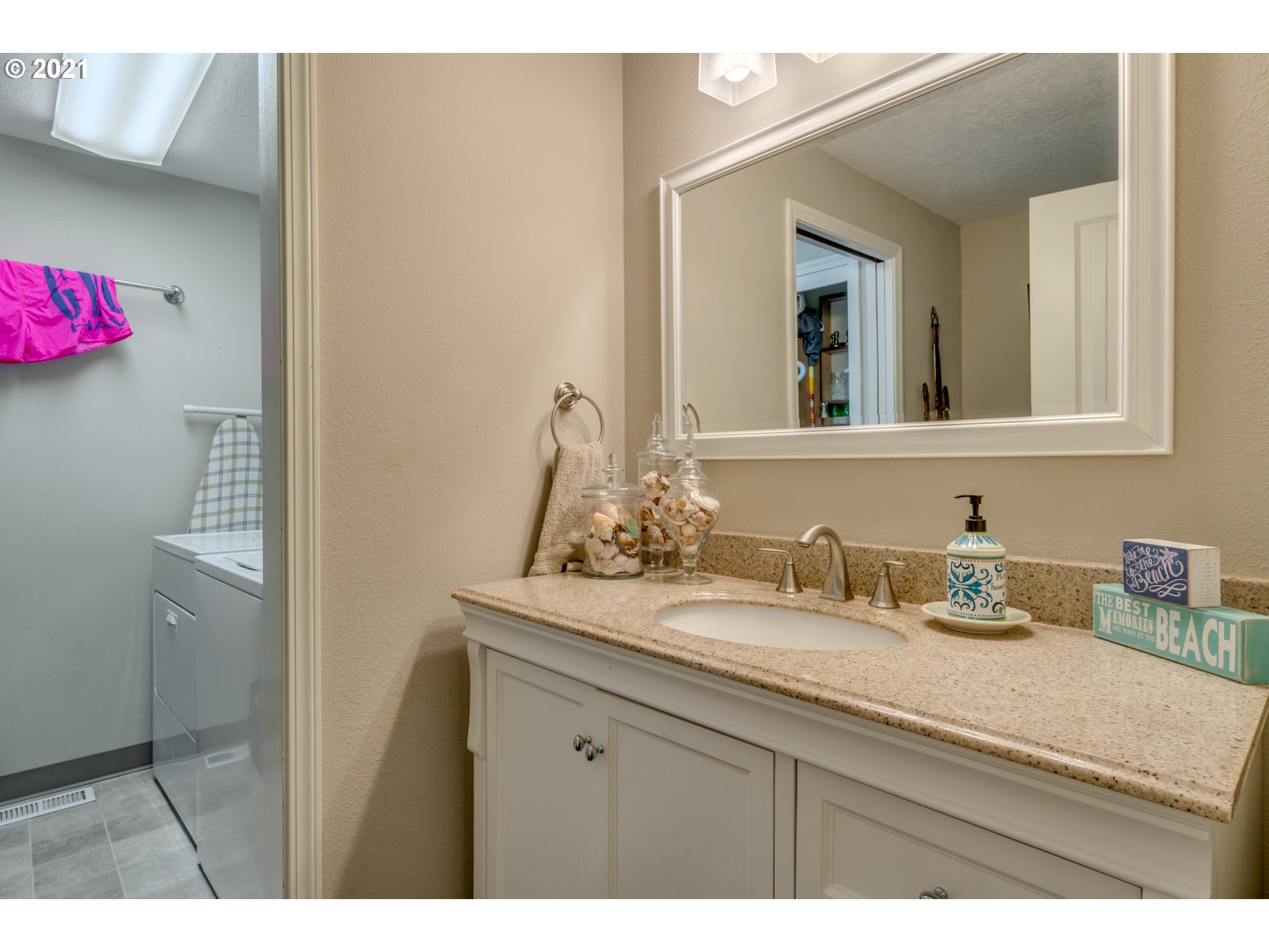 2287 Southeast Regner Road Gresham, OR 97080 - Photo 15 of 32 Gallery Image 15