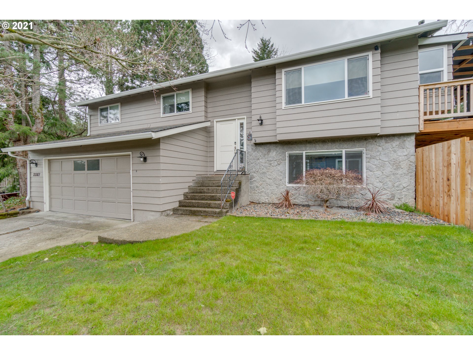 2287 Southeast Regner Road Gresham, OR 97080 - Photo 2 of 32 Gallery Image 2