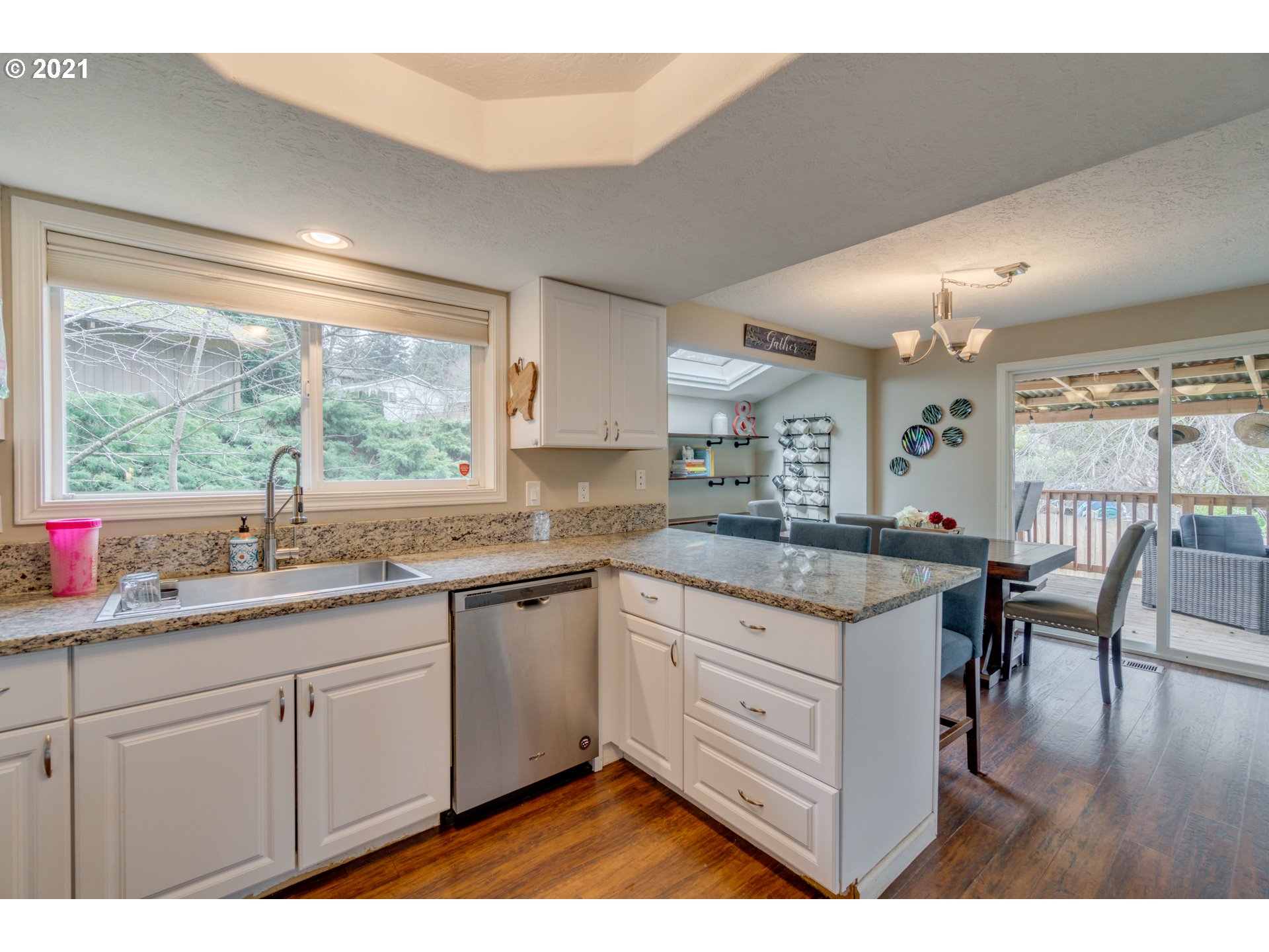 2287 Southeast Regner Road Gresham, OR 97080 - Photo 6 of 32 Gallery Image 6