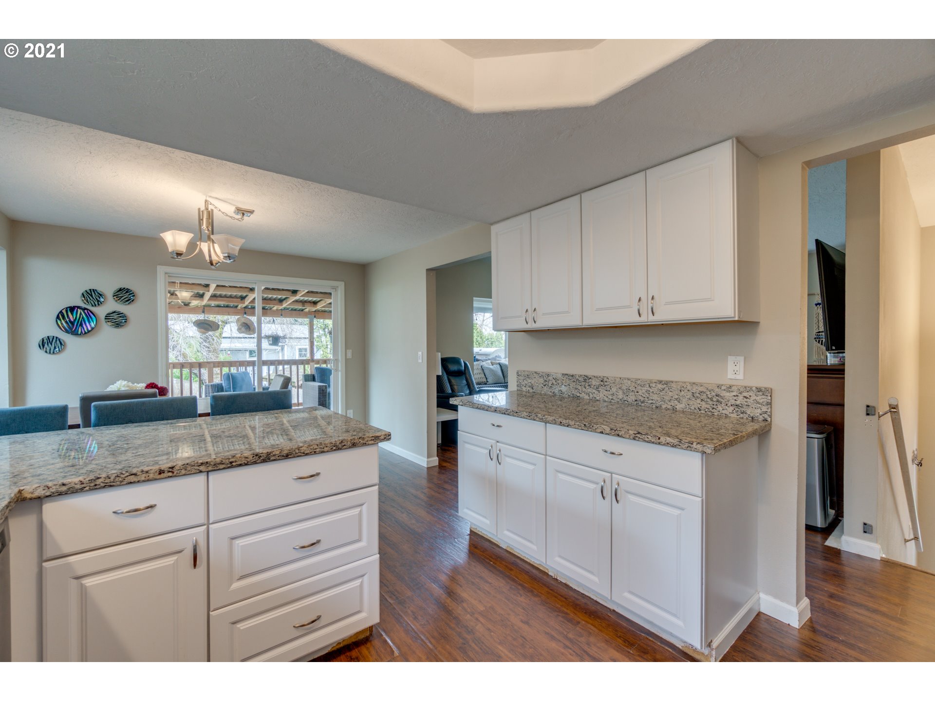 2287 Southeast Regner Road Gresham, OR 97080 - Photo 8 of 32 Gallery Image 8