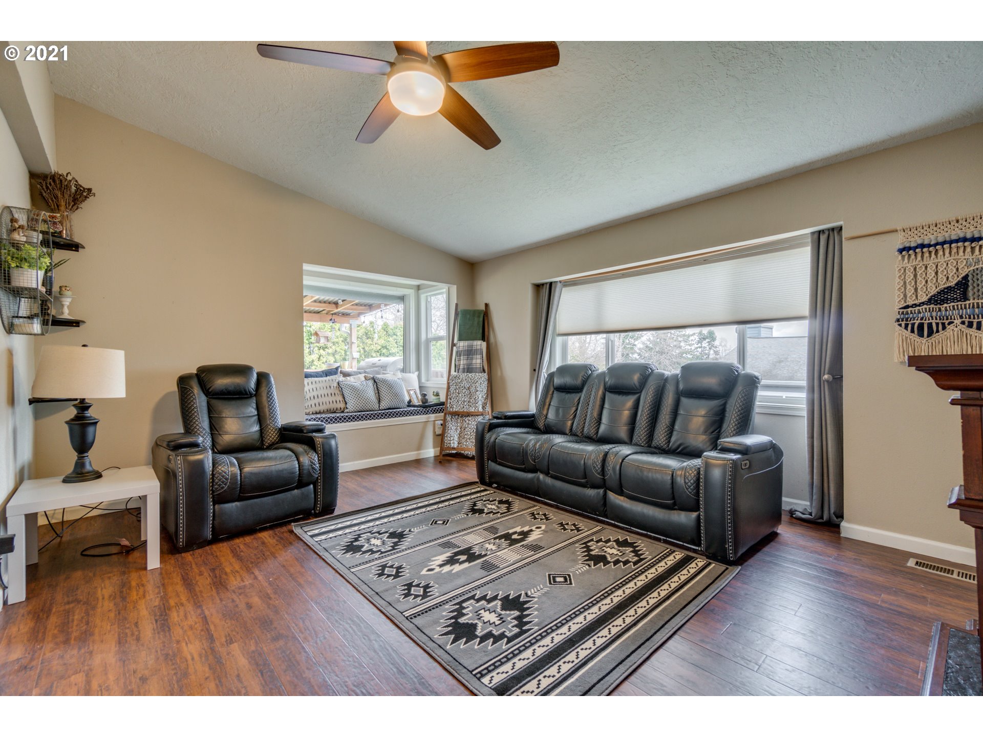 2287 Southeast Regner Road Gresham, OR 97080 - Photo 10 of 32 Gallery Image 10