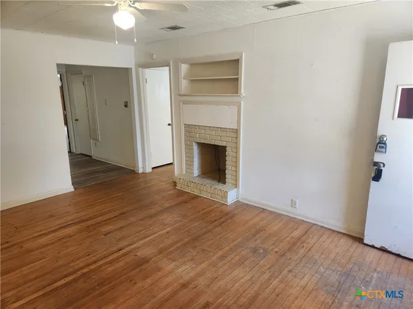 $1,300 | 1415 North 7th Street, Temple, TX 76501