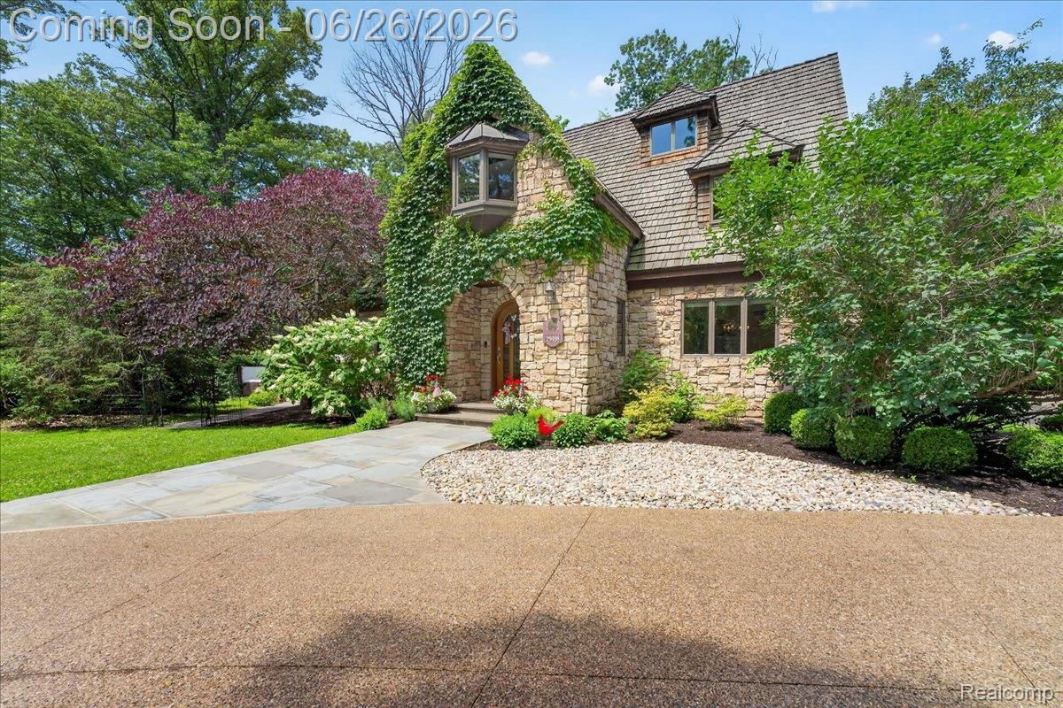 29498 East River Road Grosse Ile, MI 48138 - Photo 51 of 66 29489 E River Road Grosse Ile, MI with Exposed Aggregate Circle Driveway