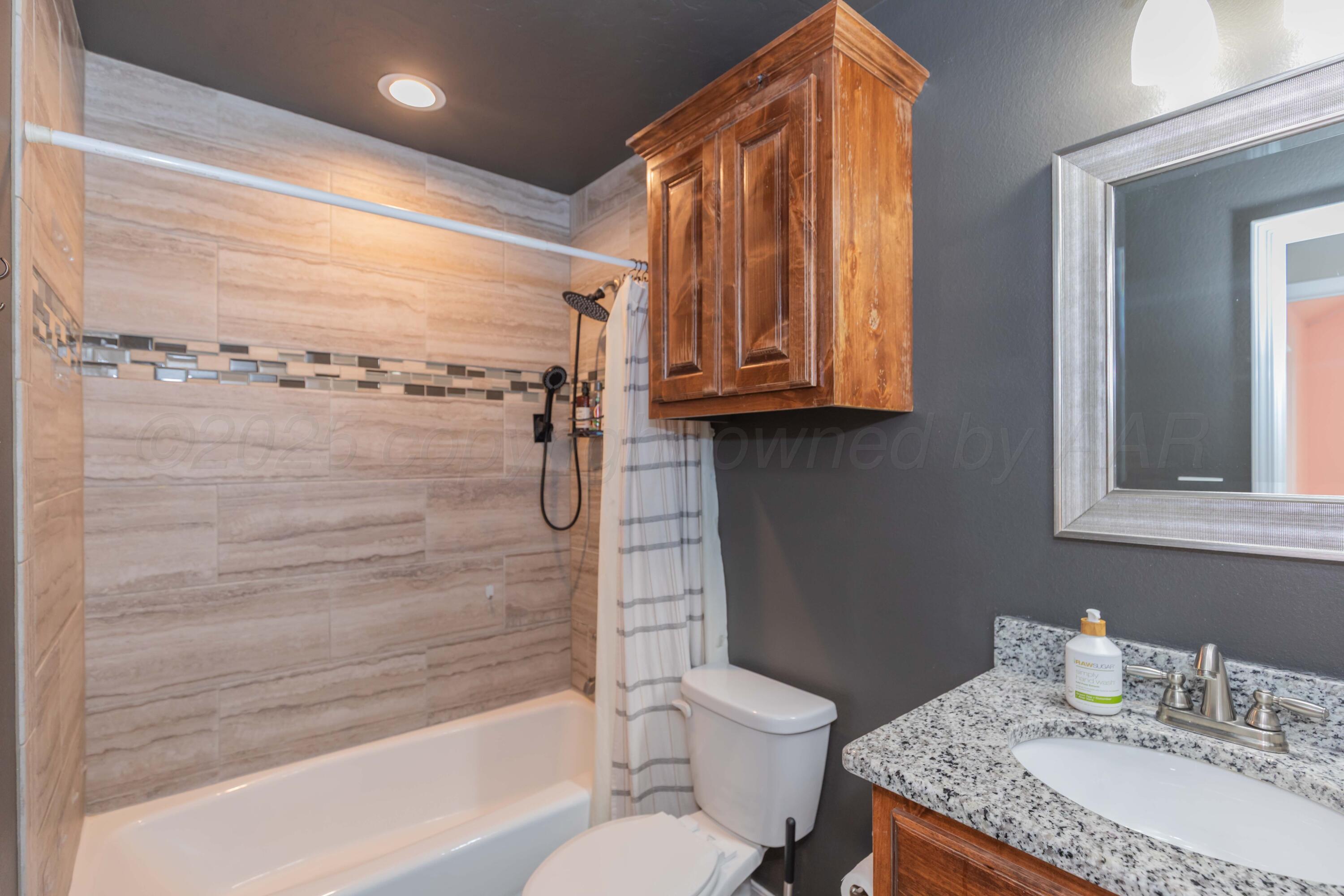 7402 Rochester Drive Amarillo, TX 79118 - Photo 18 of 40 BATHROOM 2 VIEW 2