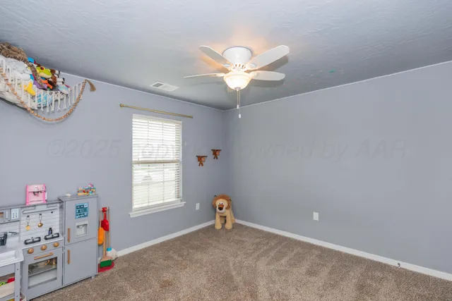 en view of a chandelier in a room