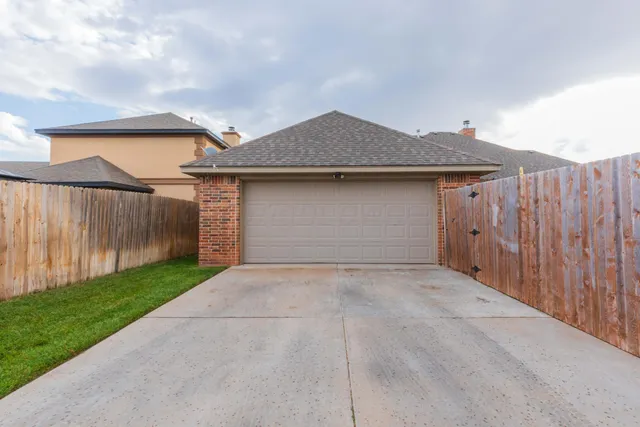 $363,900 | 7402 Rochester Drive, Amarillo, TX 79118
